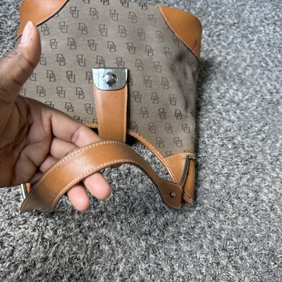 Y2K Vintage Dooney & Bourke Signature Crescent Shoulder Bag Hobo L806 Brown VTG - Picture 10 of 15